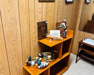 Cool Bookcase, Militaria, Duck Planters