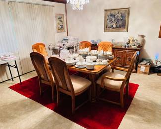 80s contemporary table and chairs, red rug
