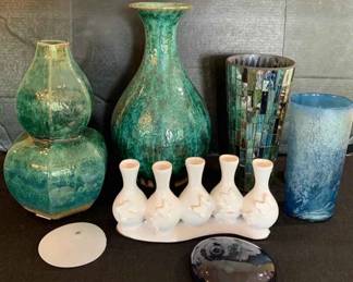 HA213Green  White Vases
