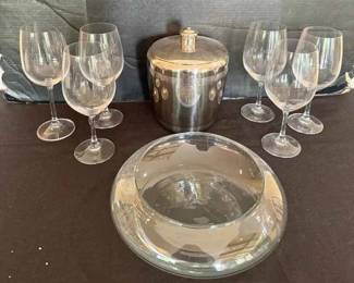 HA159Wine Glasses And Vintage Ice Bucket