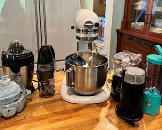 HA172Kitchen Aid Mixer And More