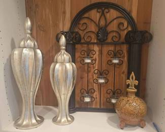 HA171Vintage Fleur Decor And Othet Miscellaneous Items
