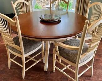 HA161Farmhouse Style Table And Chairs