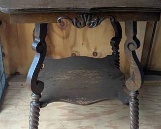 HA127Victorian Style Parlor Table
