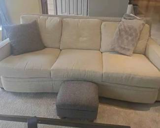 HA125Couch And Love Seat Kravit Furniture. 