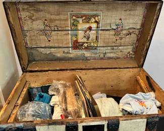 HA248Vintage Trunk With Mystery Contents