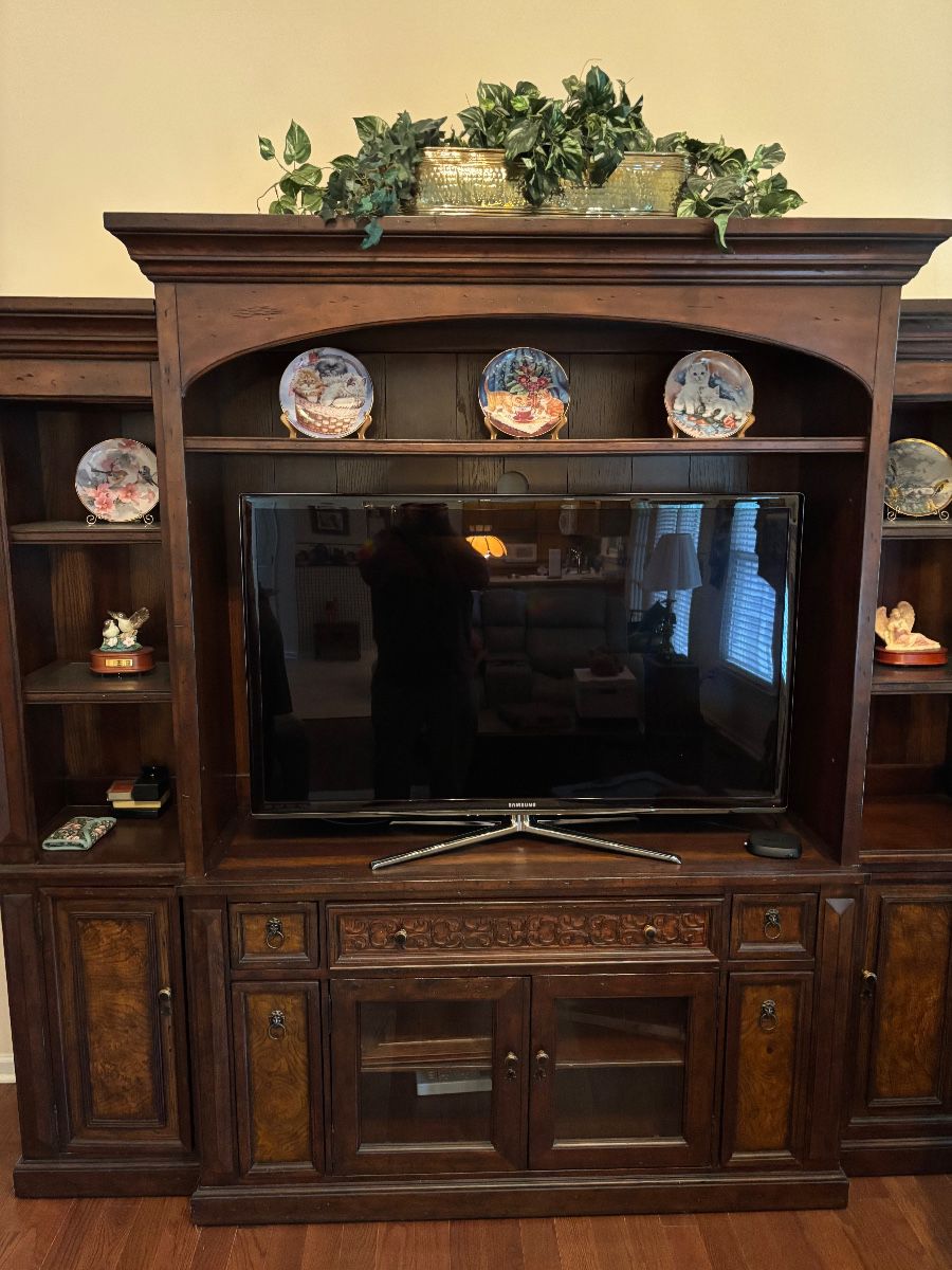 King Richard? Wall unit