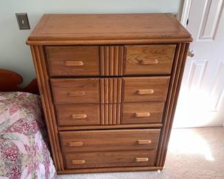 M59 -$95 Thomasville Chest of Drawers.