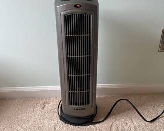 M22 - $20. Lasko Portable Space Heater. Model 5538. 23-inch oscillating ceramic tower space heater.