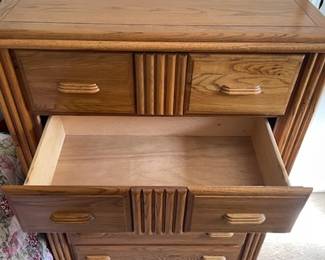 M59 -$95 Thomasville Chest of Drawers.