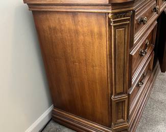 M30 - $85. Thomasville Dresser with Mirror. Measures 70" wide x 20" deep x 32" tall to the top of dresser. 80" to the top of the mirror. Mirror is 29.75" x 48.5" and comes off to move)