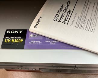 M14 - $30. Sony DVD/VCR Combo. Model SLV-D300P.