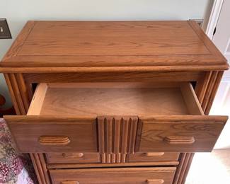 M59 -$95 Thomasville Chest of Drawers.