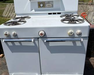 Vintage Maytag Magic Chef Oven