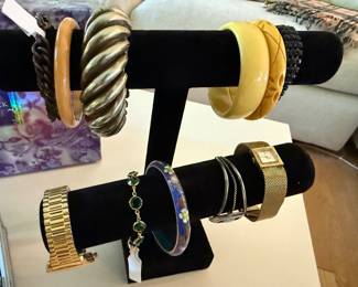 Bracelets 