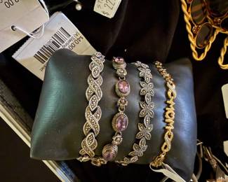 Bracelets 