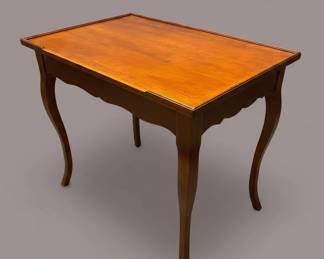 Vintage French Provincial Louis XV Walnut Side Table