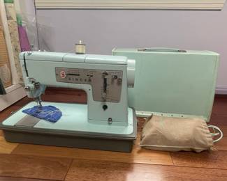 Singer Vtg Sewing Machine