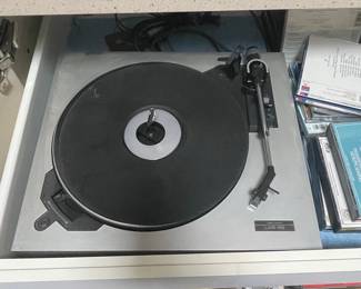 Realistic LAB-89 Turntable