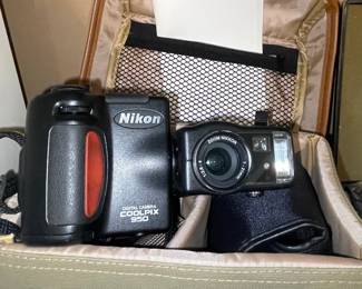 Nikon Coolpix 950 Digital Camera with Accessories