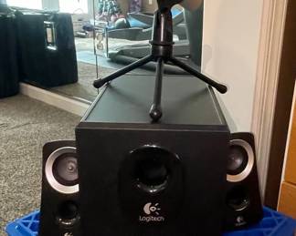 Logitech Z313 2.1 Computer Speaker System with Subwoofer