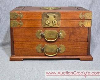 Vintage George Zee Jewely Box. Z- 26009