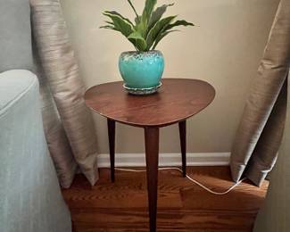 MCM tripod table