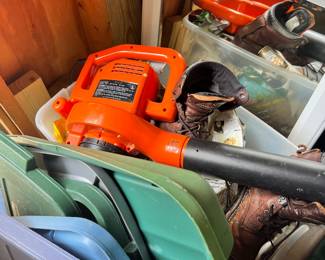 leaf blower