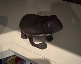 Bronze Frog Sculpture