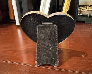 Heart-Shaped Photo Frame with Rope Border