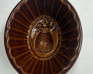 Williams Sonoma Brown Ceramic Pineapple Mold
