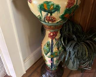 Very nice jardiniere with stand,