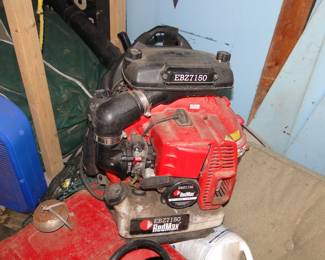 Red Max blower