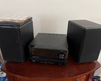 Insignia Bluetooth Compact Stereo. Included built-in CD player, FM radio and USB port. Perfect for a bedroom, dorm room, office or entertaining