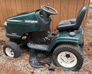 Craftsman Riding Lawnmower
