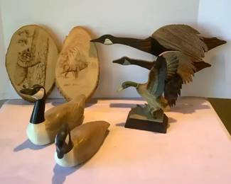 Collectible Mallard With Wooden Wall Decor