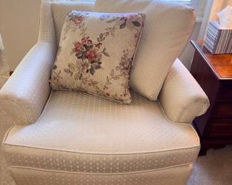 Ethan Allen Traditional Classic Collection Cream Arm Chair