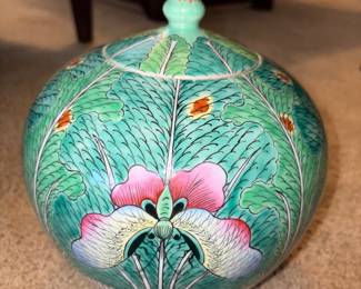 Antique Chinese Porcelain Tongzhi Melon Jar Cabbage Leaf/Butterfly Jar!