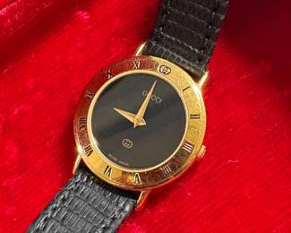 Vtg. Ladies Gucci 3000L Gold Black Dial Leather Watch Swiss (New Motor)