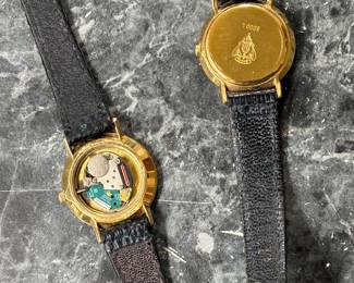 Vtg. Ladies Gucci 3000L Gold Black Dial Leather Swiss Watches