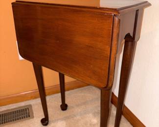 Mahogany Queen Anne Style Drop Leaf Side Table