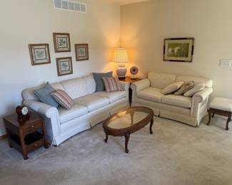  Ethan Allen Traditional Classic Cream Couch & Loveseat 