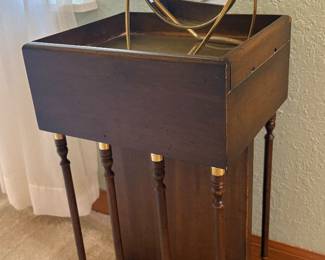 Vtg Brandt Canterbury Reading Table!