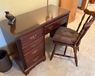 Vtg Lea "The Bedroom People" Kneehole Desk & Chair w/Glass Top!