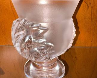 Lalique St Cloud Crystal Frosted Vase W/Clear Acanthus Leaves W/Box