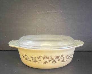 Pyrex Golden Acorn Casserole Dish with Lid
