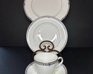 Wedgwood "Amherst" Bone China Teacup and Saucer Set