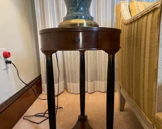 Empire Style Mahogany and Green Marble Top Side Tale