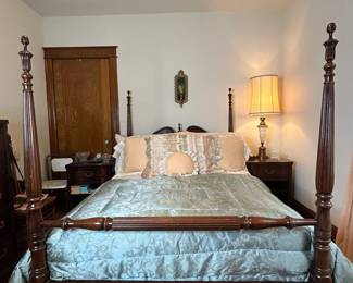 Vintage Chippendale Style 4 Poster Bed