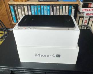 Apple iPhone 4S